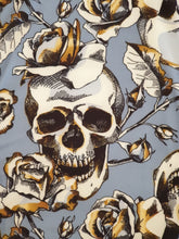 Load image into Gallery viewer, Lean Charcoal Rose Sugar Skulls Capri
